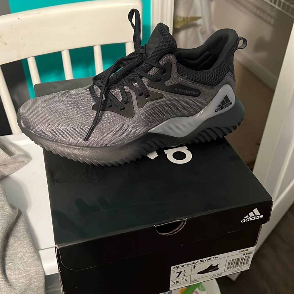‼️NIB‼️ Adidas Alphabounce Beyond